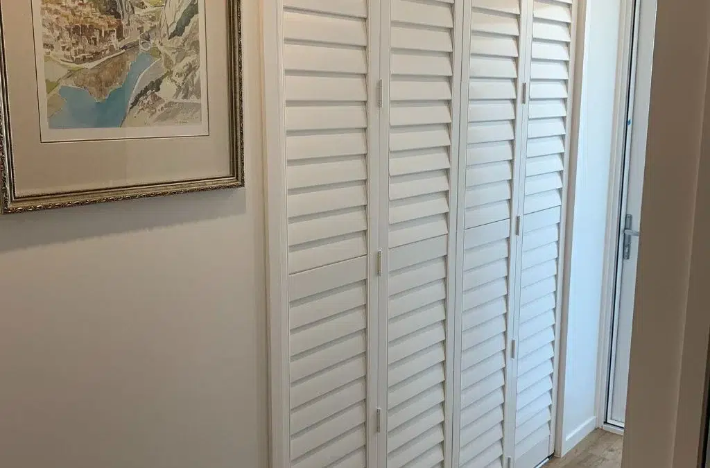 Plantation Shutters Insulation Guide for Coastal Homes: Comfort, Privacy, Light Control, and Made-to-Measure Window Solutions